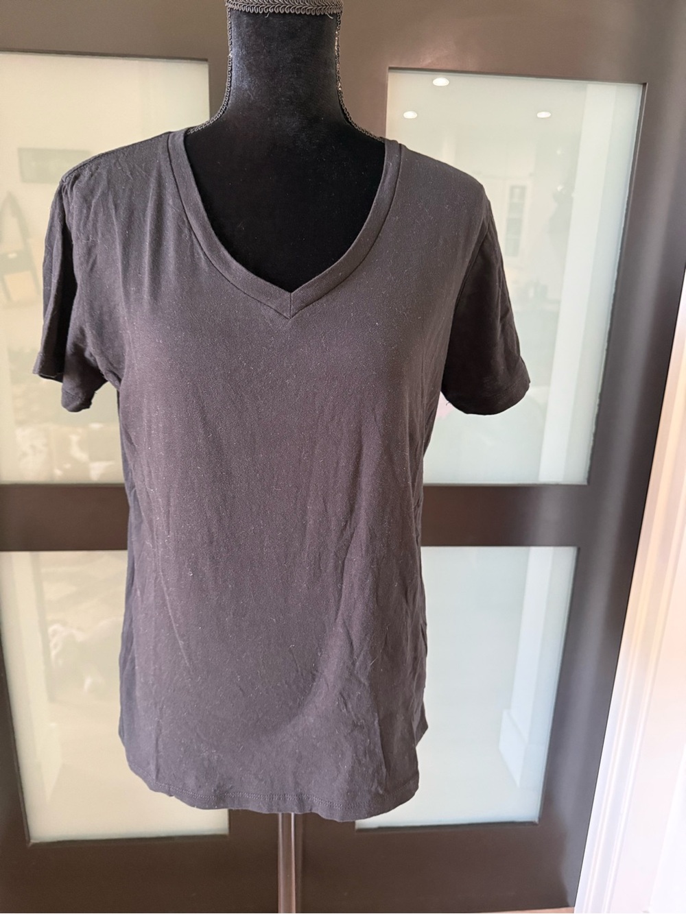 Black V-Neck Short Sleeve Tee Sz XL